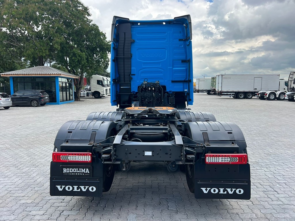 Caminhão VOLVO FH 500 Cavalo Mecânico ANO 2024 de Rodolima Caminhoes no Paraná