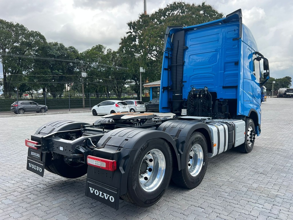 Caminhão VOLVO FH 500 Cavalo Mecânico ANO 2024 de Rodolima Caminhoes no Paraná