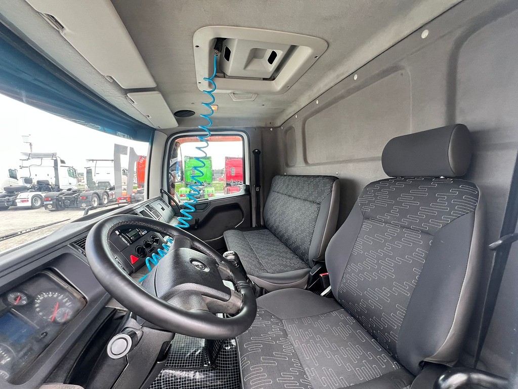 Caminhão VOLKSWAGEN VW 17230 Baú Furgão ANO 2017 de Rodolima Caminhoes no Paraná