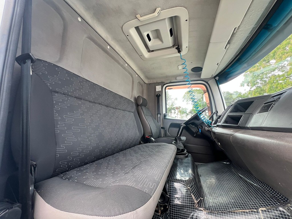 Caminhão VOLKSWAGEN VW 17230 Baú Furgão ANO 2017 de Rodolima Caminhoes no Paraná