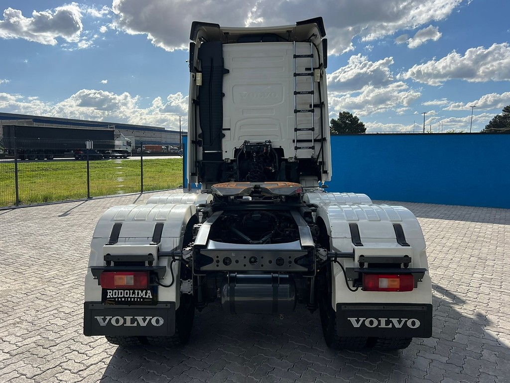 Caminhão VOLVO FH 540 Cavalo Mecânico ANO 2022 de Rodolima Caminhoes no Paraná