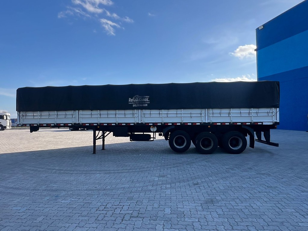 Carreta SEMI-REBOQUE GRANELEIRO Randon ANO 2010 3 Eixos de Rodolima Caminhoes no Paraná