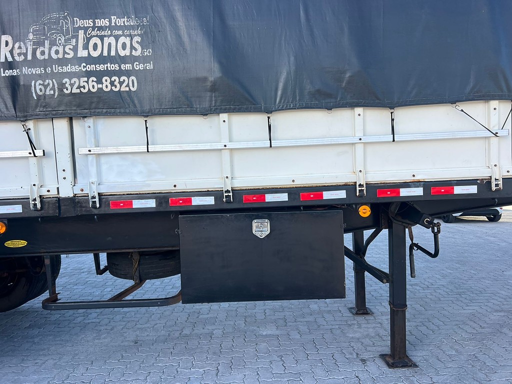 Carreta SEMI-REBOQUE GRANELEIRO Randon ANO 2010 3 Eixos de Rodolima Caminhoes no Paraná