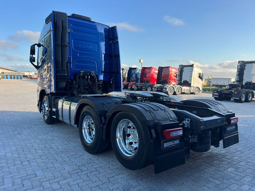 Caminhão VOLVO FH 460 Cavalo Mecânico ANO 2024 de Rodolima Caminhoes no Paraná