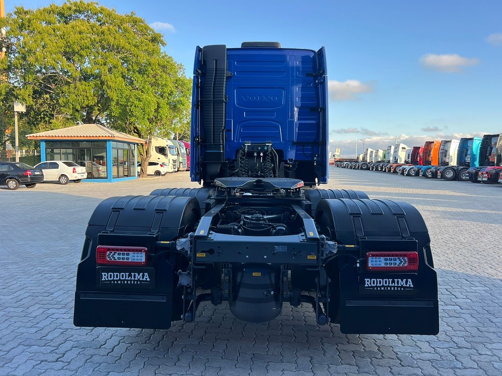 Caminhão VOLVO FH 460 Cavalo Mecânico ANO 2024 de Rodolima Caminhoes no Paraná