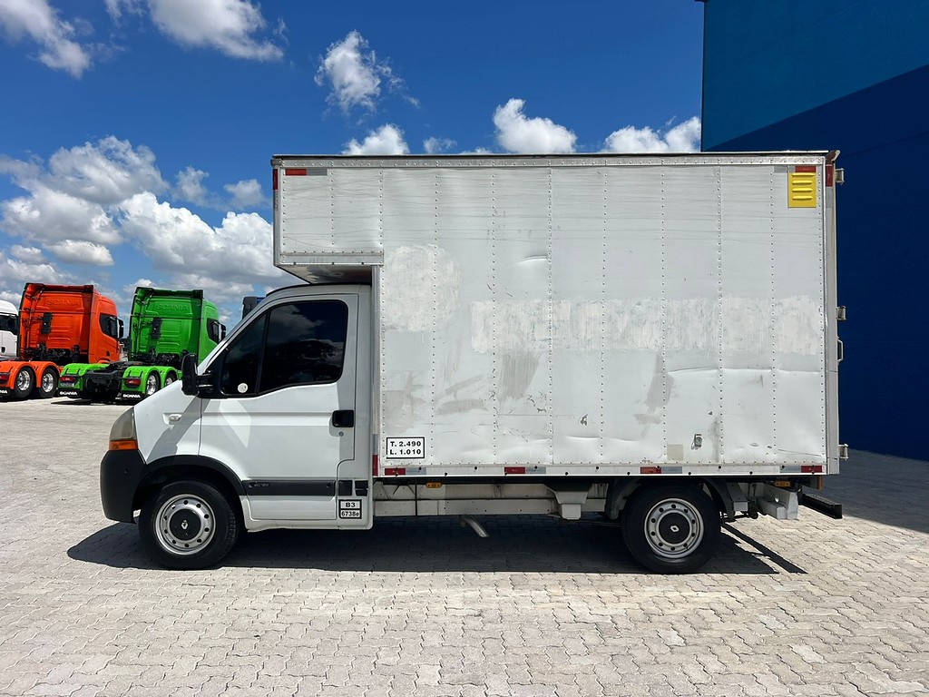 Caminhão RENAULT MASTER Baú Furgão ANO 2013 de Rodolima Caminhoes no Paraná
