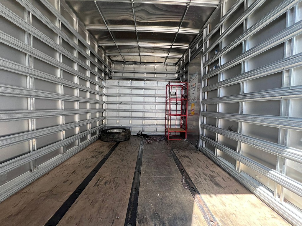 Caminhão RENAULT MASTER Baú Furgão ANO 2013 de Rodolima Caminhoes no Paraná