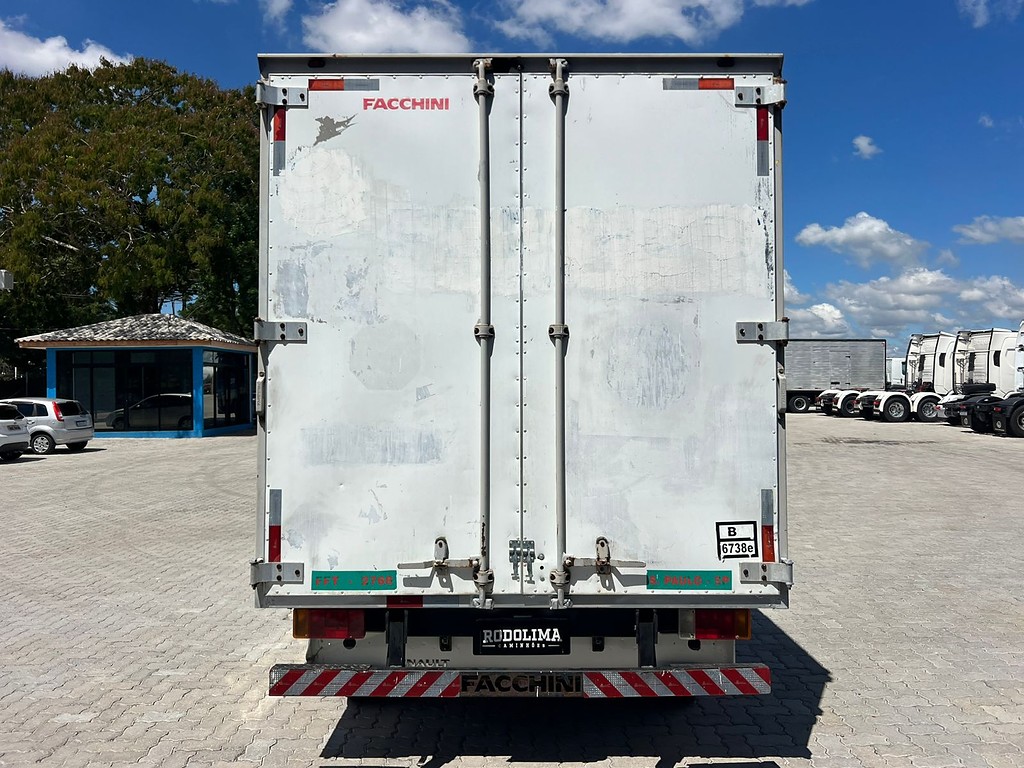 Caminhão RENAULT MASTER Baú Furgão ANO 2013 de Rodolima Caminhoes no Paraná