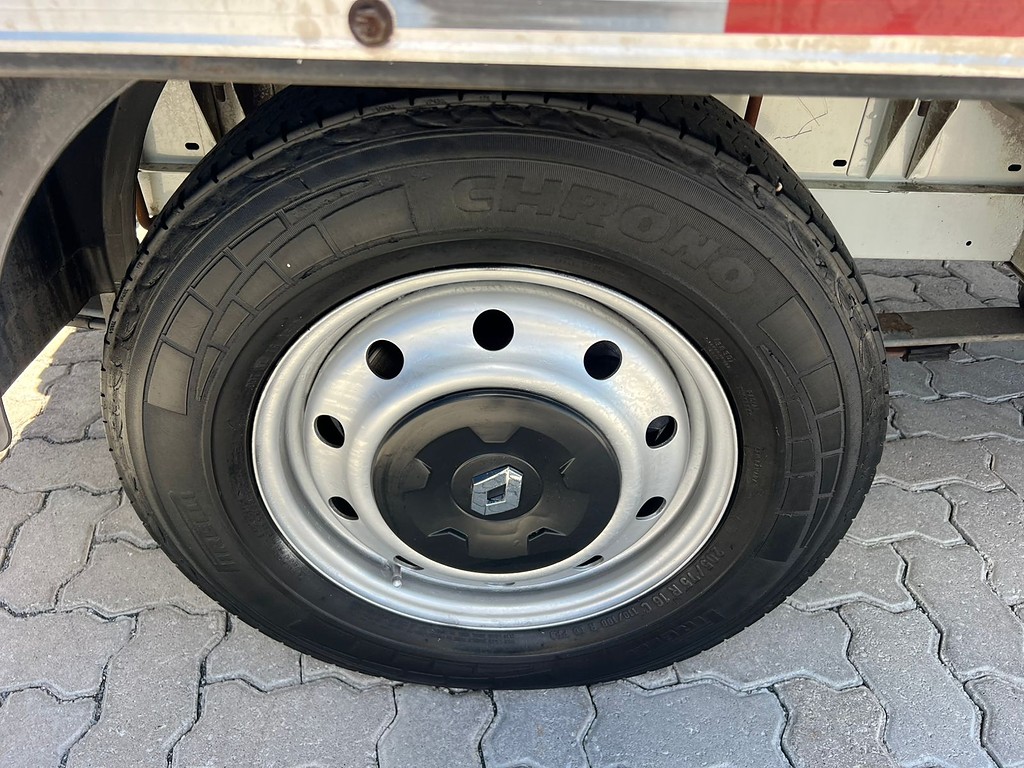 Caminhão RENAULT MASTER Baú Furgão ANO 2013 de Rodolima Caminhoes no Paraná