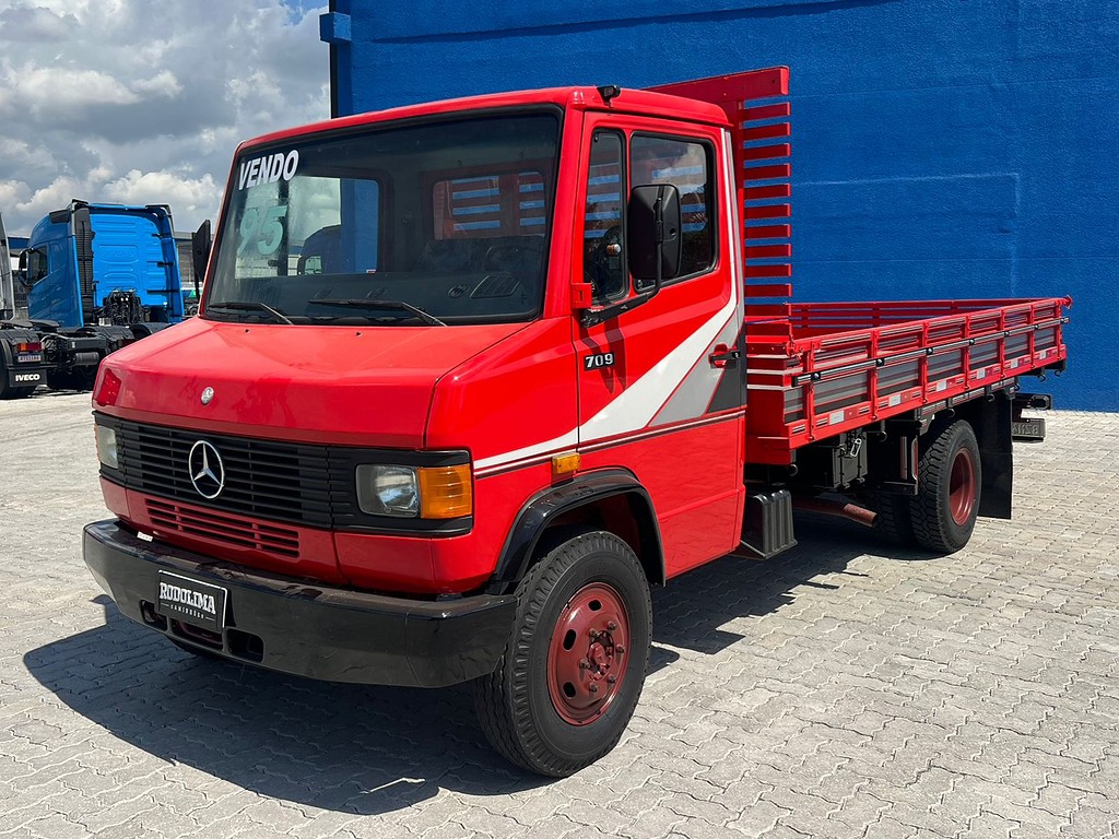Caminhão MERCEDES BENZ MB 709 Carga Seca ANO 1995 de Rodolima Caminhoes no Paraná