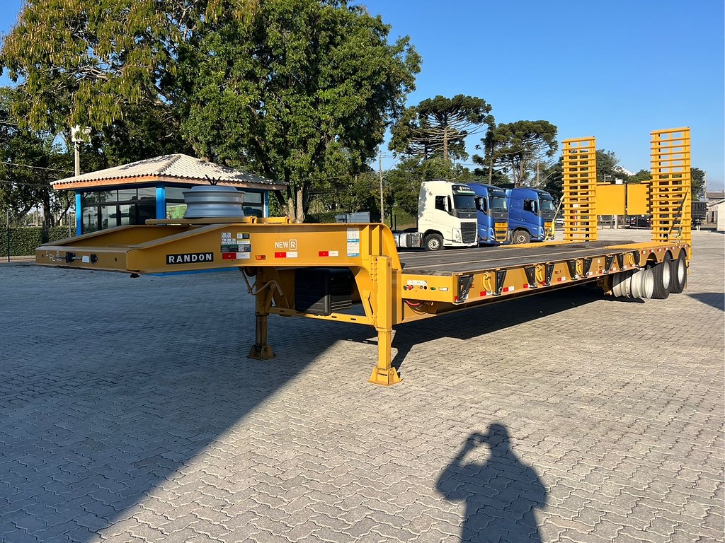 Carreta SEMI-REBOQUE PRANCHA Randon ANO 2025 3 Eixos de Rodolima Caminhoes no Paraná