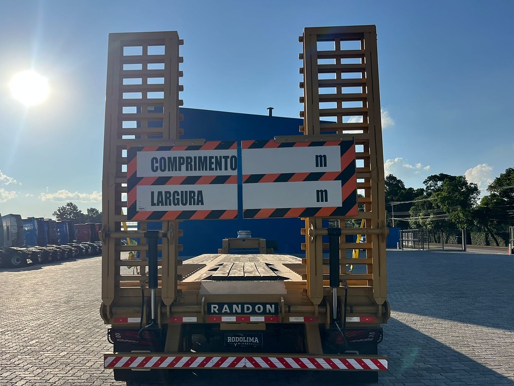 Carreta SEMI-REBOQUE PRANCHA Randon ANO 2025 3 Eixos de Rodolima Caminhoes no Paraná