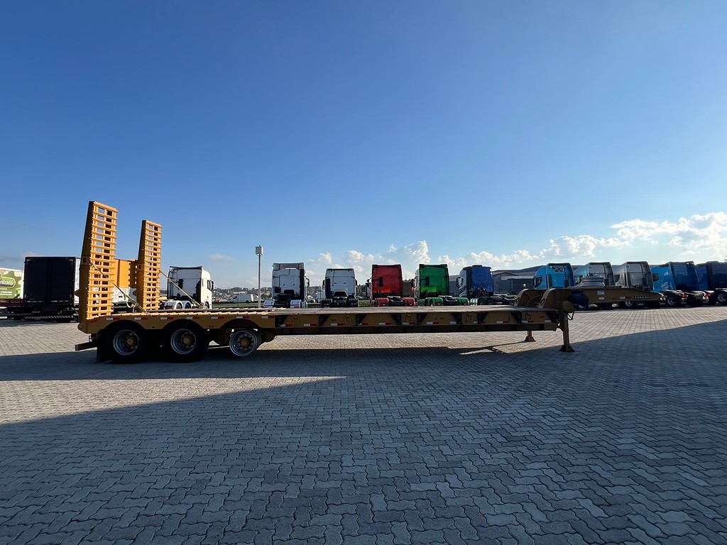 Carreta SEMI-REBOQUE PRANCHA Randon ANO 2025 3 Eixos de Rodolima Caminhoes no Paraná