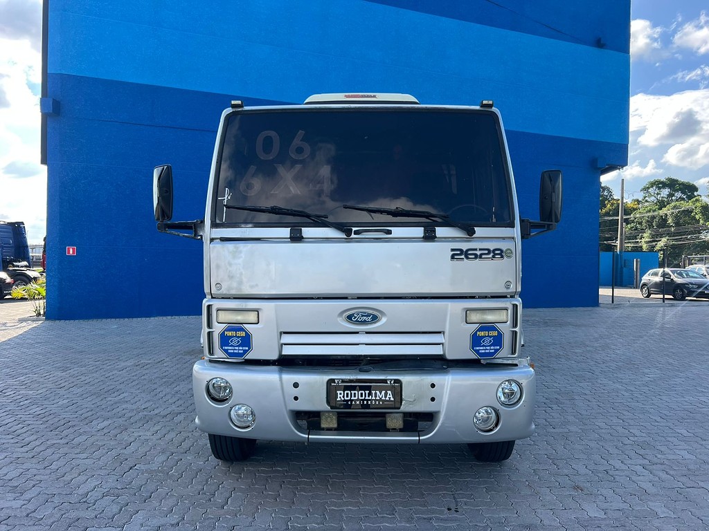 Caminhão FORD CARGO 2628 Caçamba Basculante ANO 2006 de Rodolima Caminhoes no Paraná