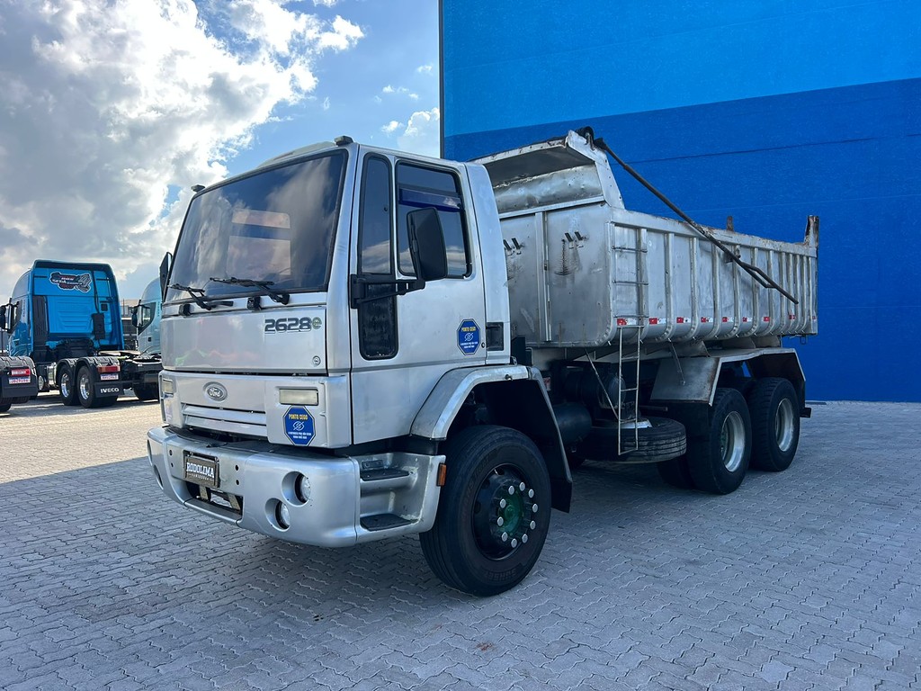 Caminhão FORD CARGO 2628 Caçamba Basculante ANO 2006 de Rodolima Caminhoes no Paraná