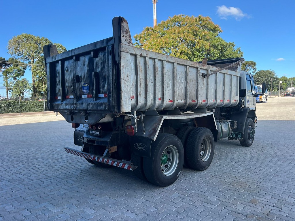 Caminhão FORD CARGO 2628 Caçamba Basculante ANO 2006 de Rodolima Caminhoes no Paraná