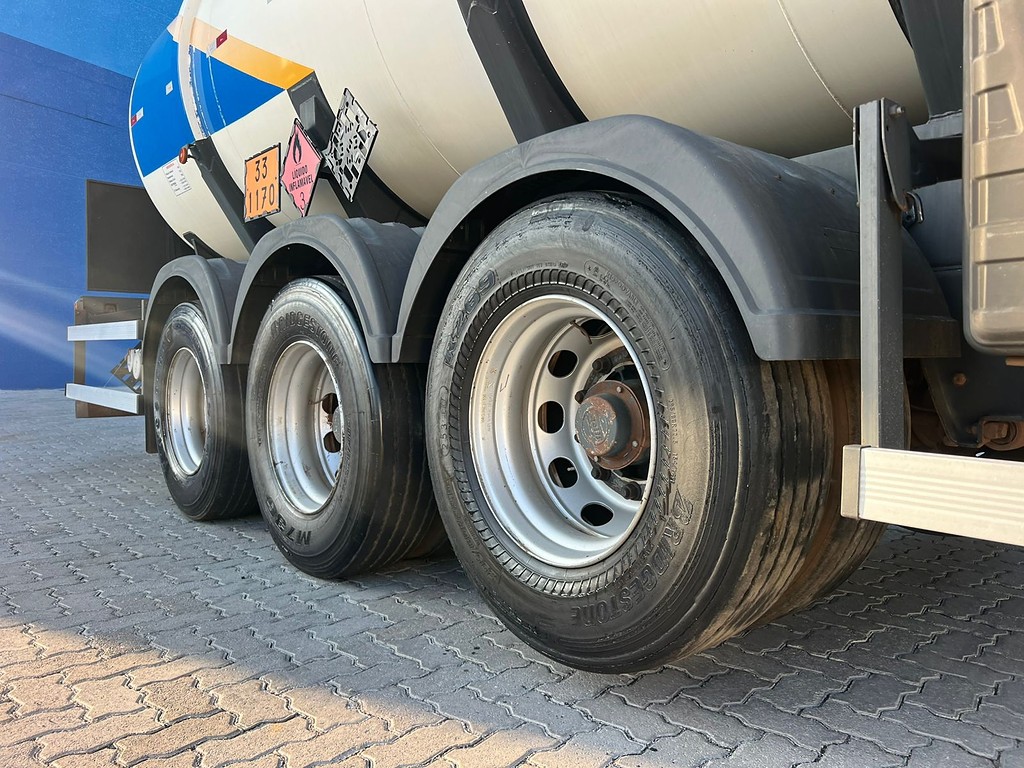 Carreta BITREM 9 EIXOS TANQUE AÇO Gotti ANO 2019 9 Eixos de Rodolima Caminhoes no Paraná