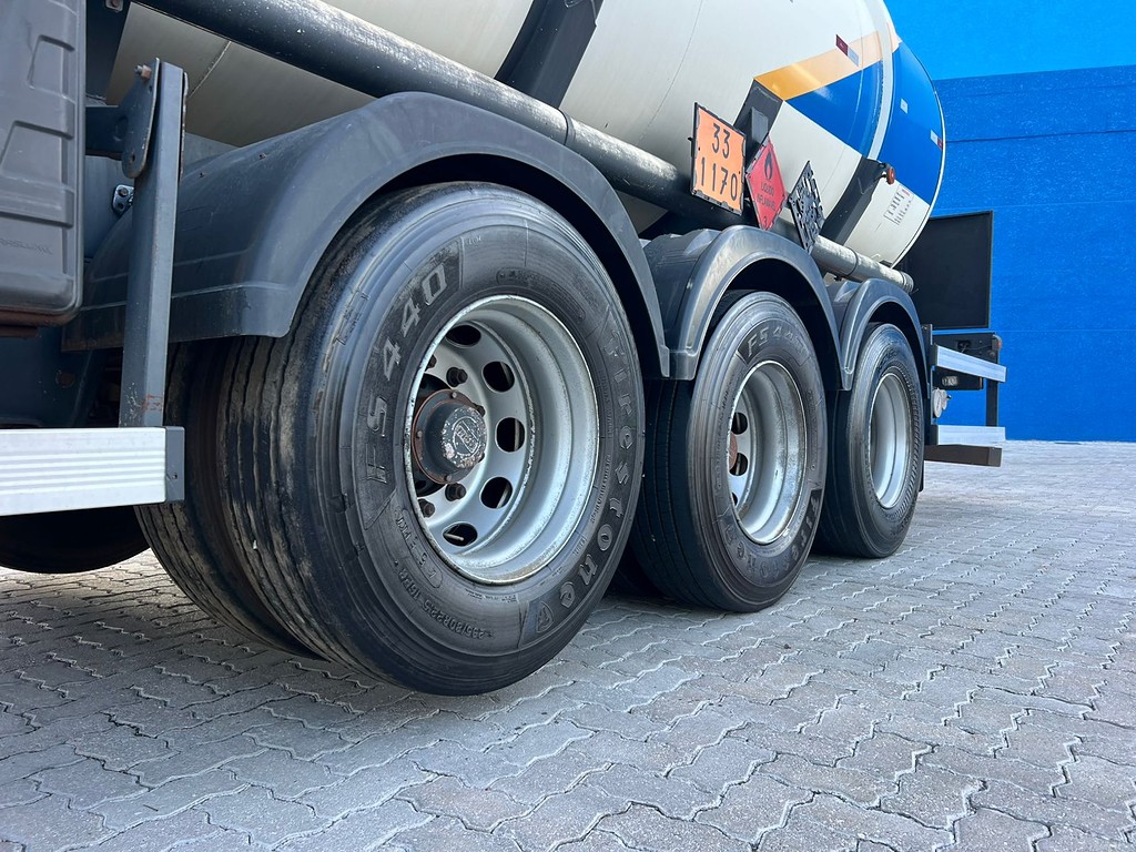 Carreta BITREM 9 EIXOS TANQUE AÇO Gotti ANO 2019 9 Eixos de Rodolima Caminhoes no Paraná