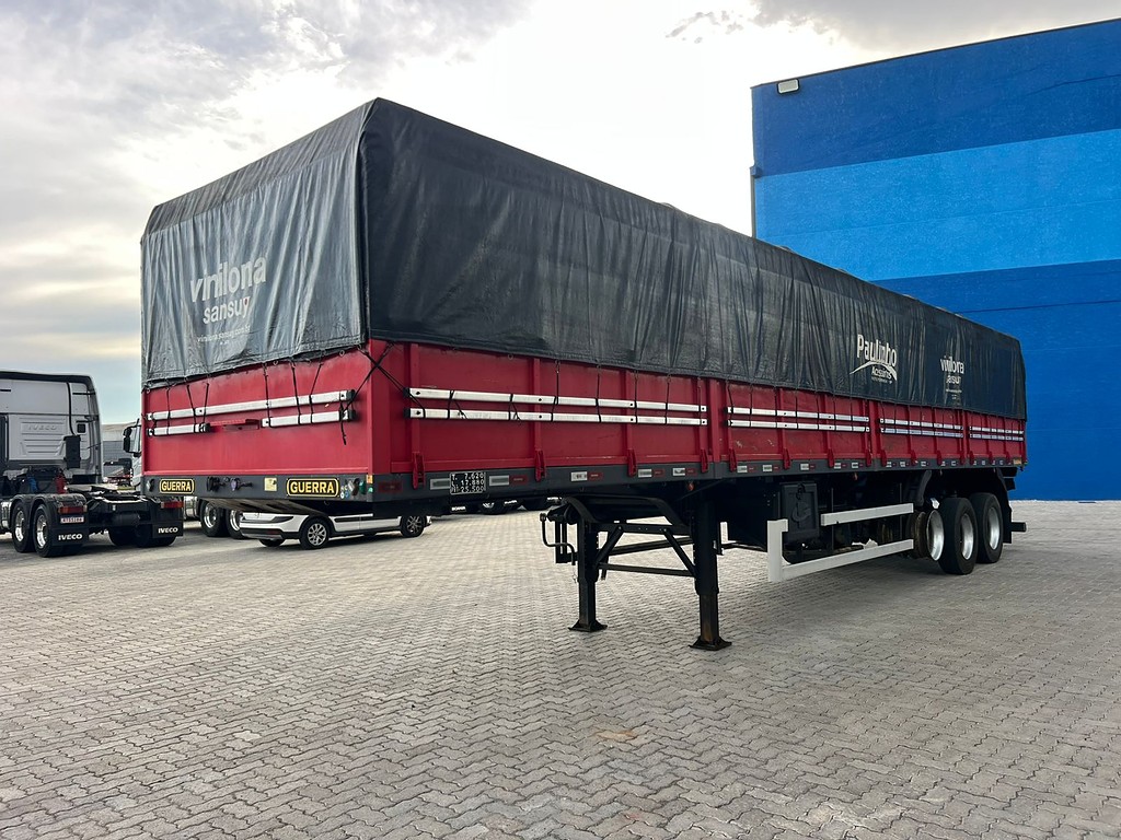 Carreta SEMI-REBOQUE GRANELEIRO Guerra ANO 2014 3 Eixos de Rodolima Caminhoes no Paraná