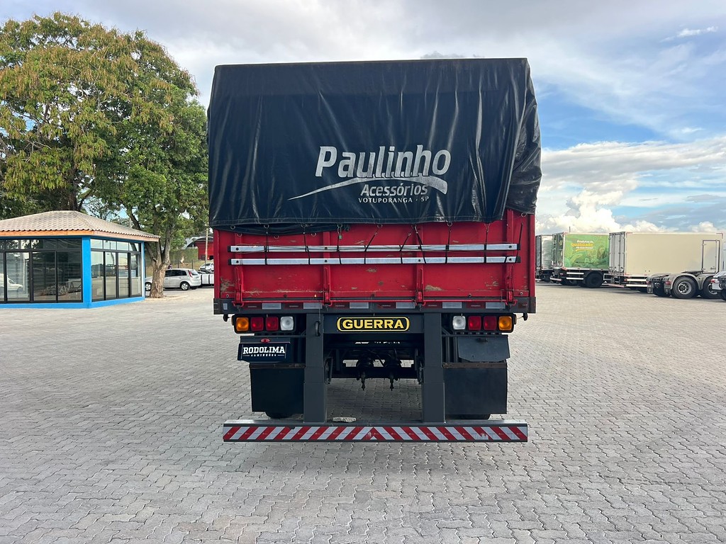 Carreta SEMI-REBOQUE GRANELEIRO Guerra ANO 2014 3 Eixos de Rodolima Caminhoes no Paraná