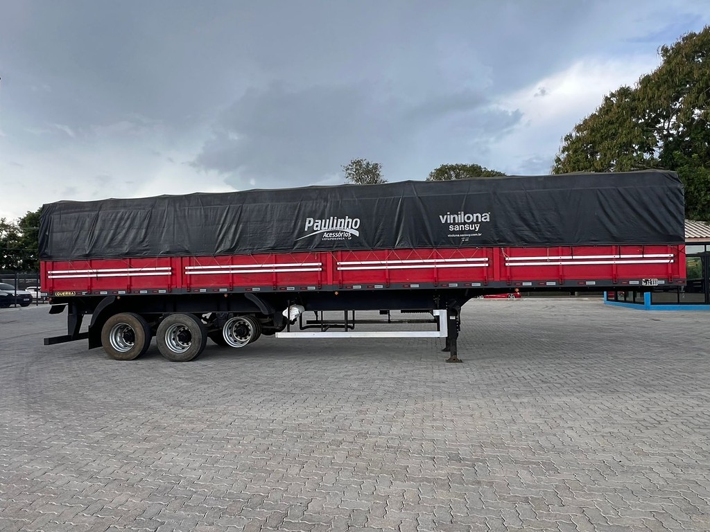 Carreta SEMI-REBOQUE GRANELEIRO Guerra ANO 2014 3 Eixos de Rodolima Caminhoes no Paraná