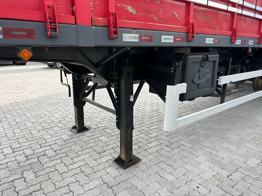 Carreta SEMI-REBOQUE GRANELEIRO Guerra ANO 2014 3 Eixos de Rodolima Caminhoes no Paraná