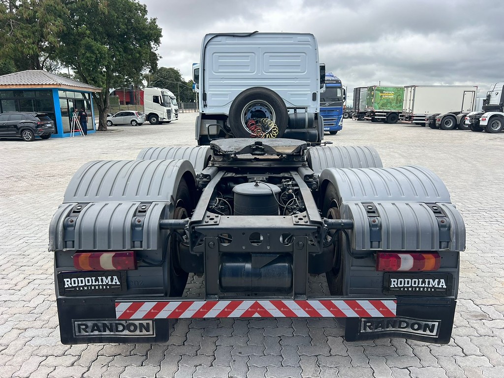 Caminhão MERCEDES BENZ MB 2544 Cavalo Mecânico ANO 2021 de Rodolima Caminhoes no Paraná