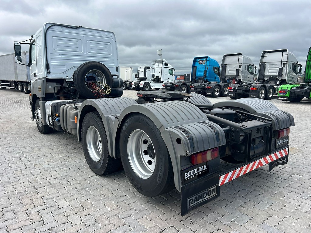 Caminhão MERCEDES BENZ MB 2544 Cavalo Mecânico ANO 2021 de Rodolima Caminhoes no Paraná