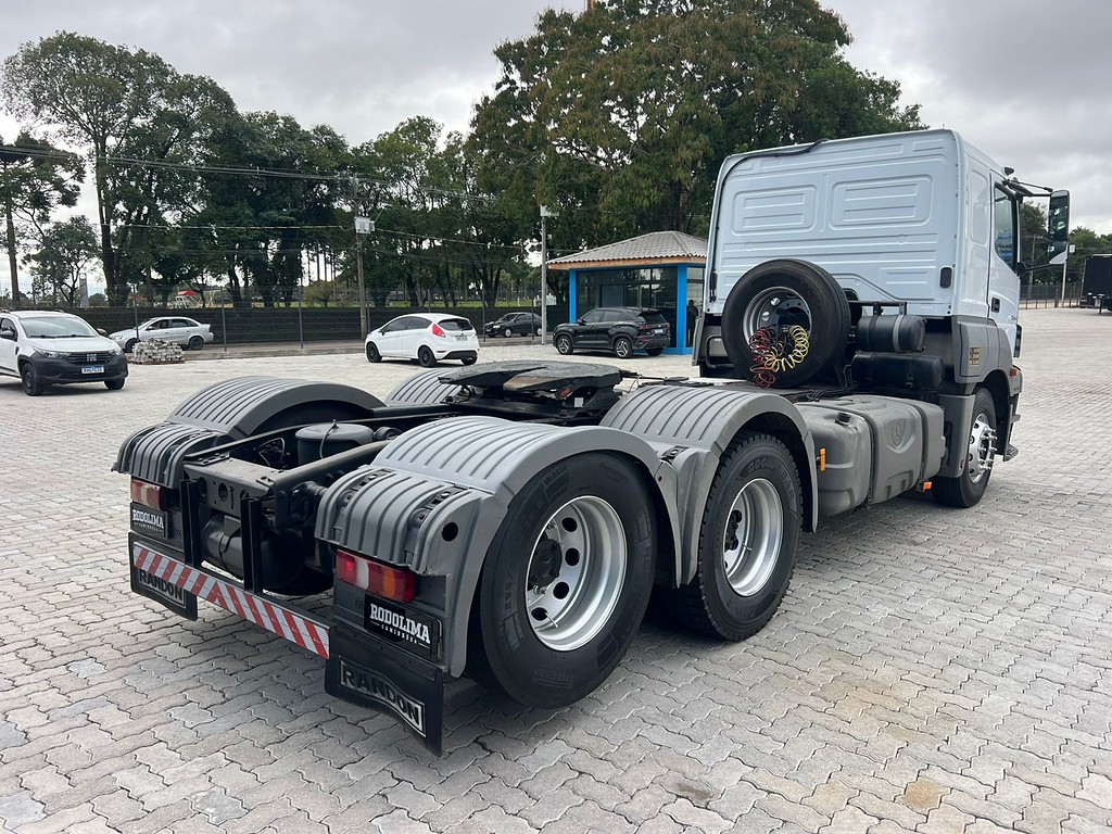 Caminhão MERCEDES BENZ MB 2544 Cavalo Mecânico ANO 2021 de Rodolima Caminhoes no Paraná
