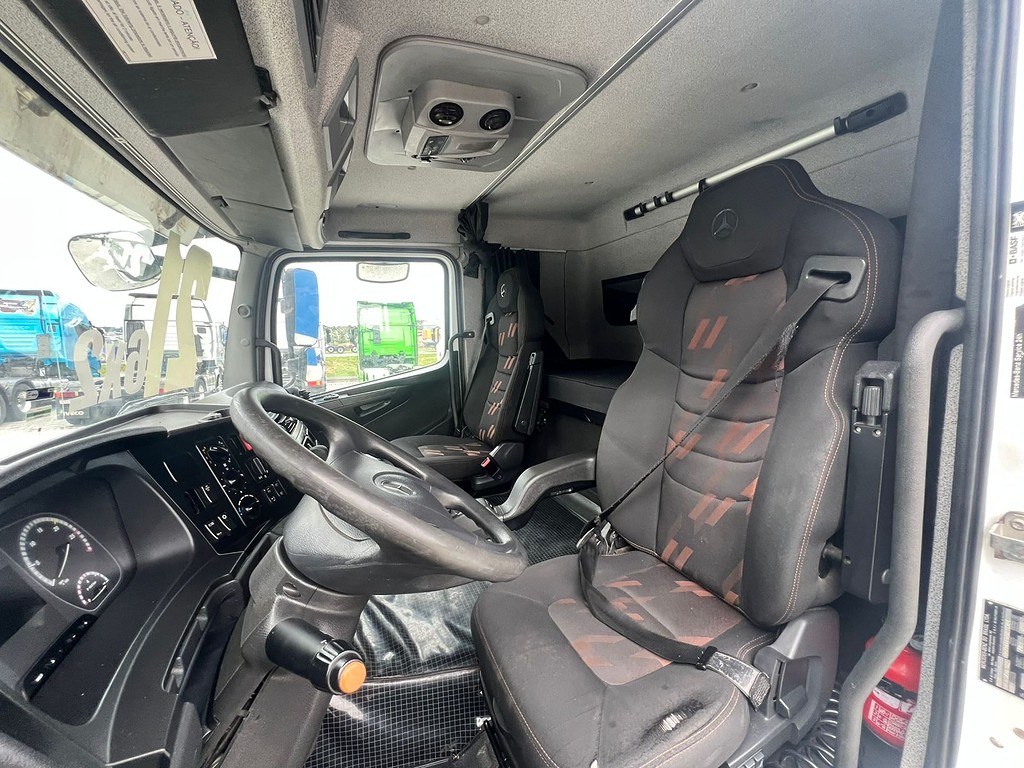 Caminhão MERCEDES BENZ MB 2544 Cavalo Mecânico ANO 2021 de Rodolima Caminhoes no Paraná