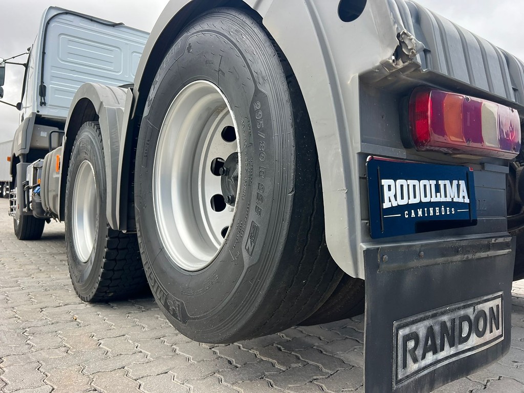 Caminhão MERCEDES BENZ MB 2544 Cavalo Mecânico ANO 2021 de Rodolima Caminhoes no Paraná