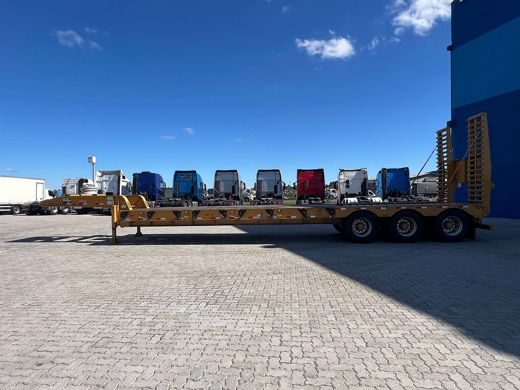 Carreta SEMI-REBOQUE PRANCHA Randon ANO 2025 3 Eixos de Rodolima Caminhoes no Paraná