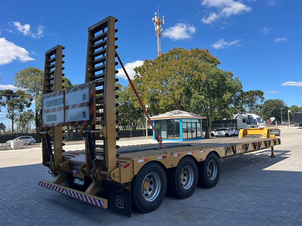 Carreta SEMI-REBOQUE PRANCHA Randon ANO 2025 3 Eixos de Rodolima Caminhoes no Paraná