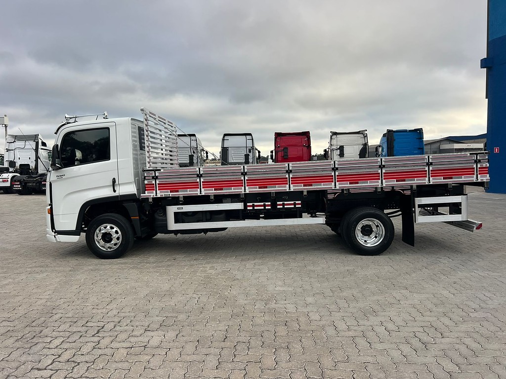 Caminhão VOLKSWAGEN VW 11180 Carroceria ANO 2023 de Rodolima Caminhoes no Paraná