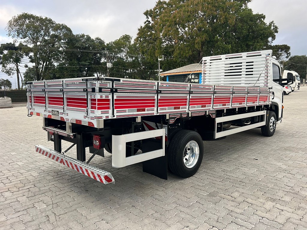 Caminhão VOLKSWAGEN VW 11180 Carroceria ANO 2023 de Rodolima Caminhoes no Paraná