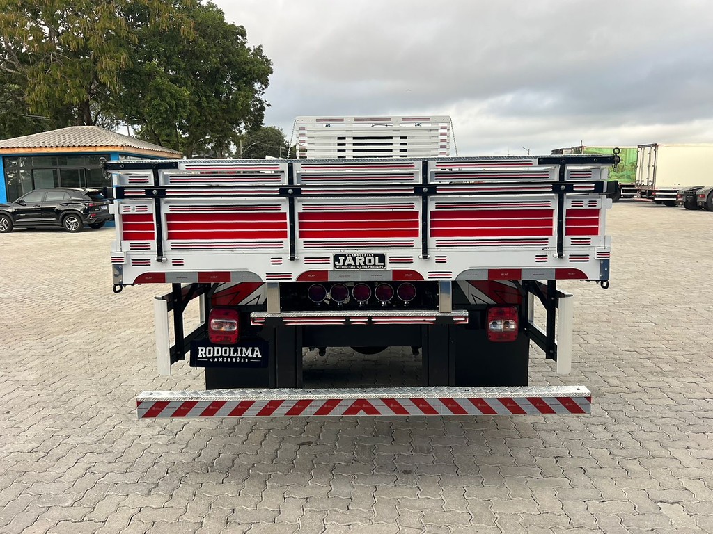 Caminhão VOLKSWAGEN VW 11180 Carroceria ANO 2023 de Rodolima Caminhoes no Paraná