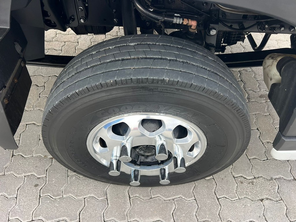 Caminhão VOLKSWAGEN VW 11180 Carroceria ANO 2023 de Rodolima Caminhoes no Paraná