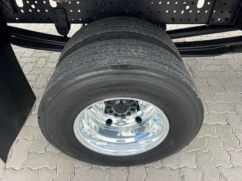 Caminhão VOLKSWAGEN VW 11180 Carroceria ANO 2023 de Rodolima Caminhoes no Paraná