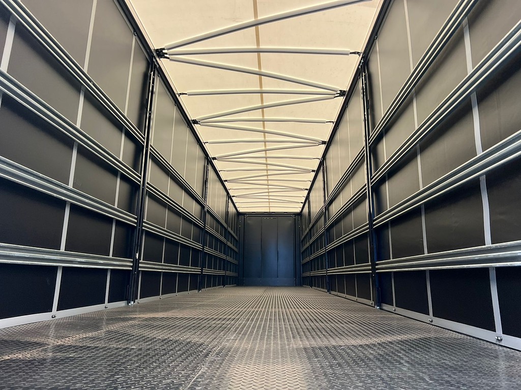 Carreta SEMI-REBOQUE BAU SIDER Randon ANO 2026 3 Eixos de Rodolima Caminhoes no Paraná