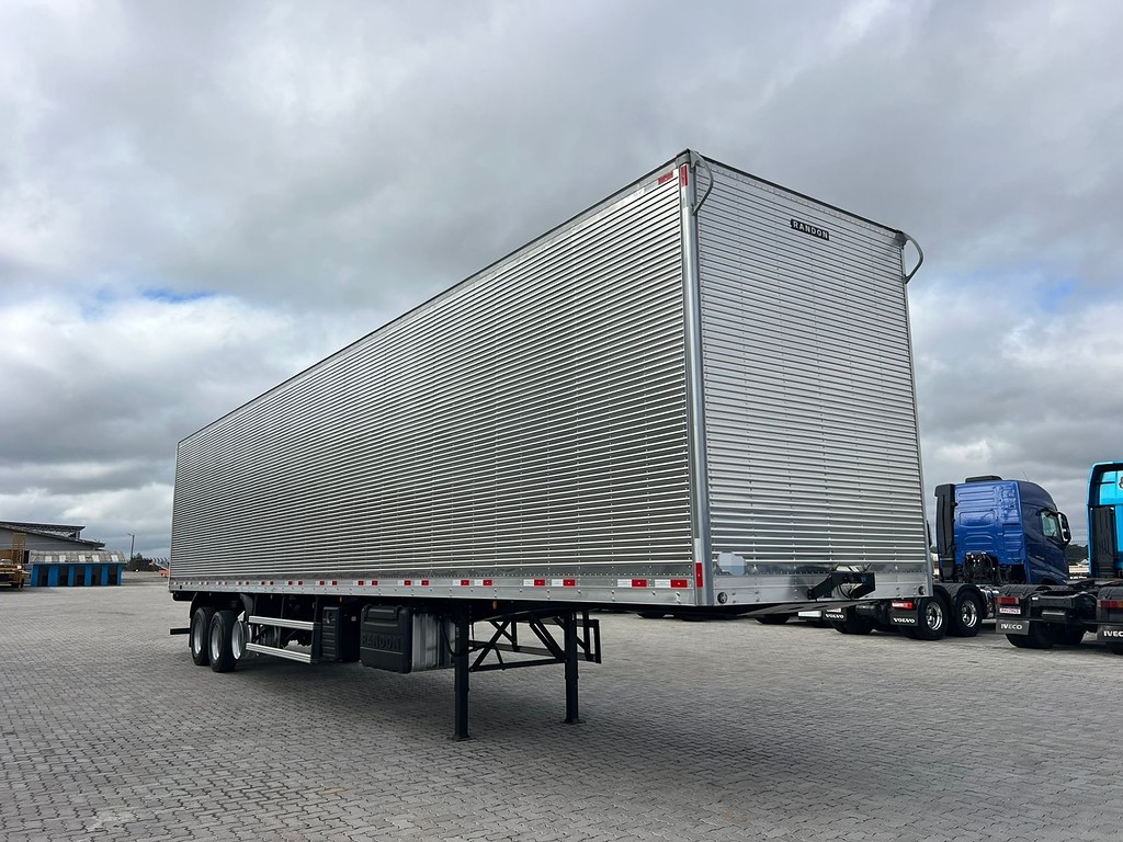 Carreta SEMI-REBOQUE BAU FURGAO Randon ANO 2026 3 Eixos de Rodolima Caminhoes no Paraná