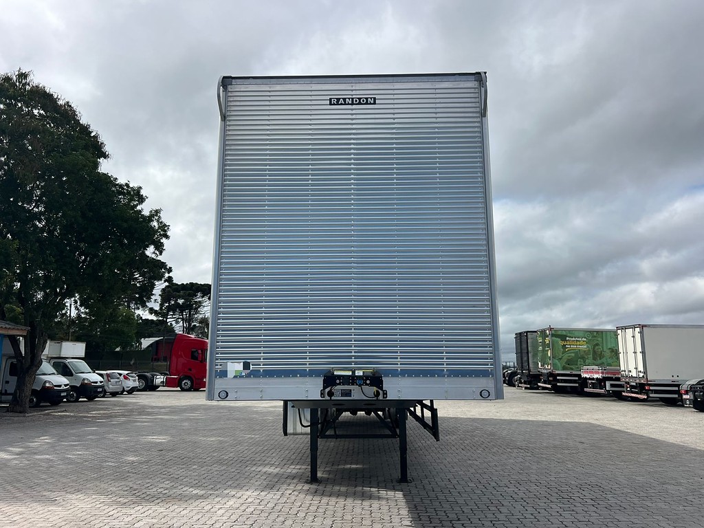 Carreta SEMI-REBOQUE BAU FURGAO Randon ANO 2026 3 Eixos de Rodolima Caminhoes no Paraná