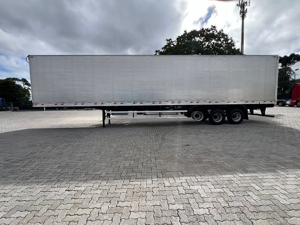Carreta SEMI-REBOQUE BAU FURGAO Randon ANO 2026 3 Eixos de Rodolima Caminhoes no Paraná