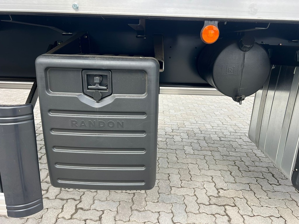 Carreta SEMI-REBOQUE BAU FURGAO Randon ANO 2026 3 Eixos de Rodolima Caminhoes no Paraná