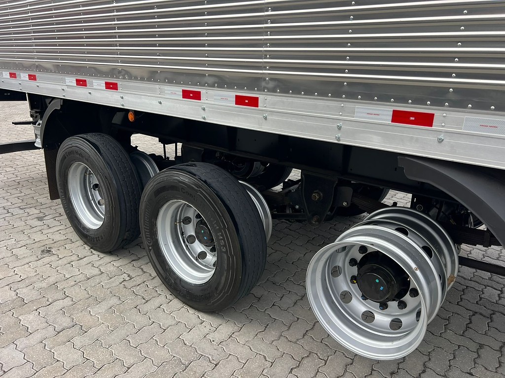 Carreta SEMI-REBOQUE BAU FURGAO Randon ANO 2026 3 Eixos de Rodolima Caminhoes no Paraná