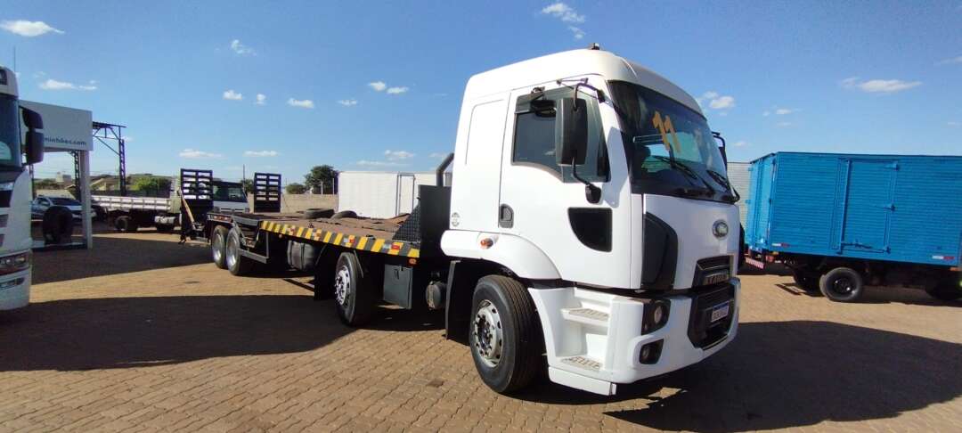 Caminhão FORD CARGO 2422 Plataforma Guincho ANO 2011 de Ms Caminhões no Mato Grosso do Sul