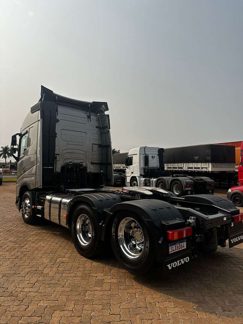 Caminhão VOLVO FH 500 Cavalo Mecânico ANO 2024 de Ms Caminhões no Mato Grosso do Sul