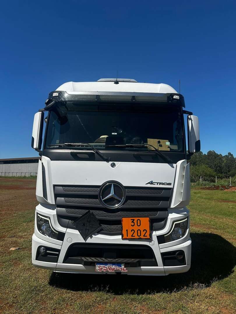 Caminhão MERCEDES BENZ MB 2651 Cavalo Mecânico ANO 2023 de Ms Caminhões no Mato Grosso do Sul