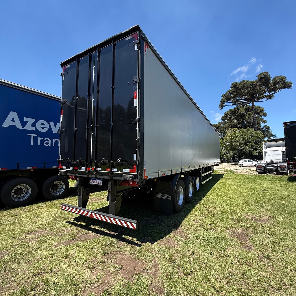 Carreta SEMI-REBOQUE BAU SIDER Randon ANO 2018 3 Eixos de Ribeiro Caminhões no Paraná