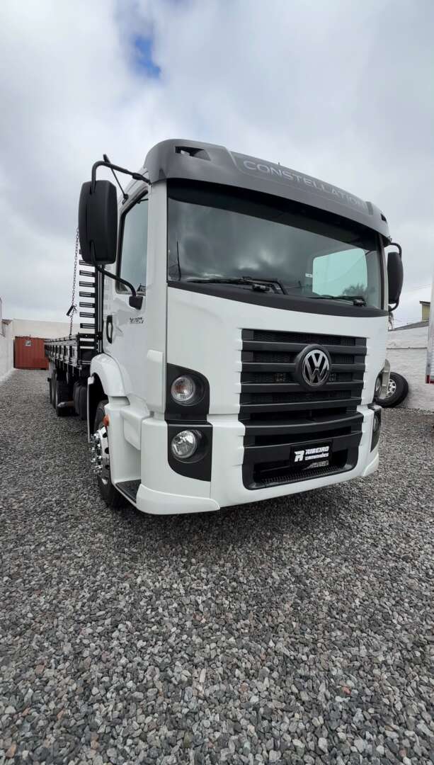 Caminhão VOLKSWAGEN VW 24250 Carroceria ANO 2010 de Ribeiro Caminhões no Paraná