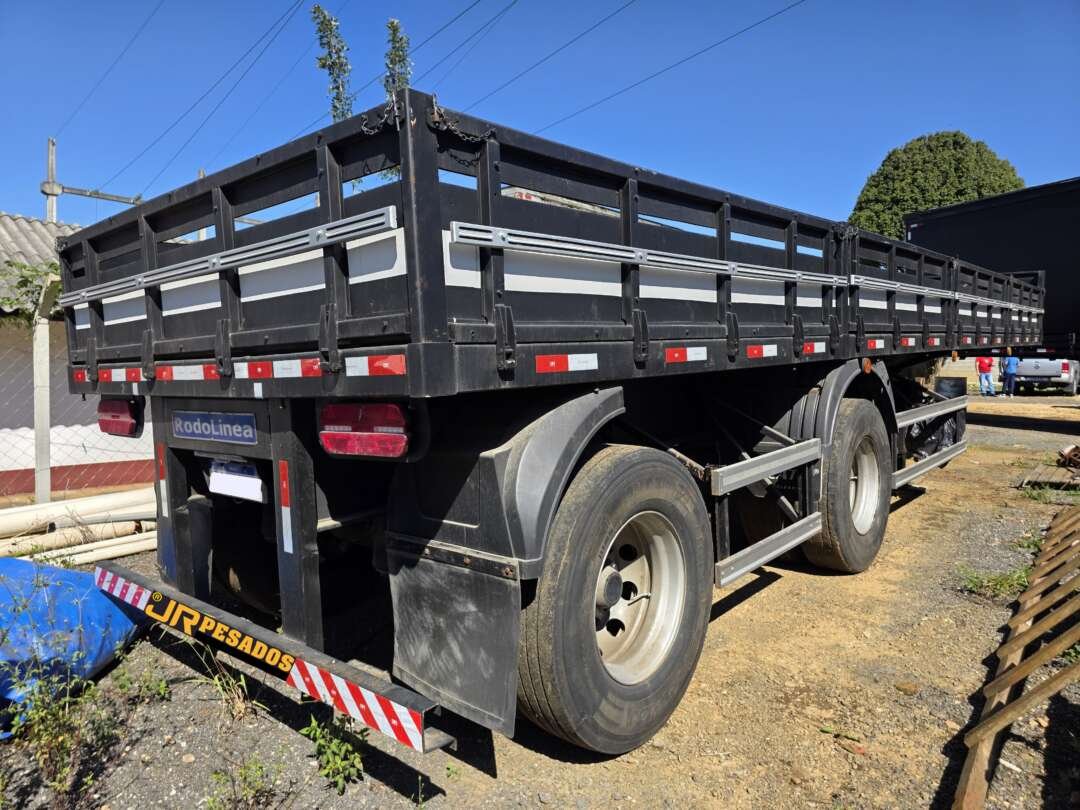 Carreta SEMI-REBOQUE CARGA SECA Rodo Linea ANO 2017 2 Eixos de Jr Pesados no Paraná